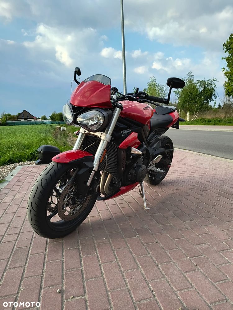 Triumph Street Triple - 4