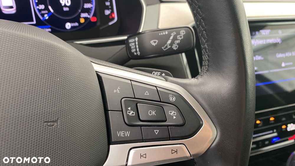 Volkswagen Passat - 22
