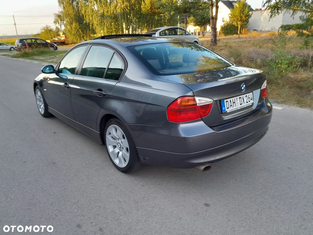 BMW Seria 3 318i - 3