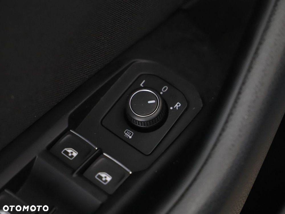 Volkswagen Passat - 24