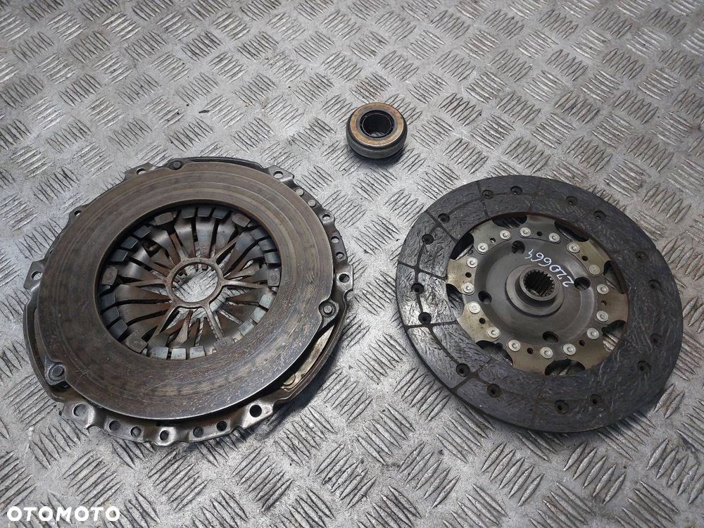 SPRZĘGŁO TARCZA + DOCISK + ŁOŻYSKO OPOROWE PEUGEOT 307 I 2.0 HDI - 5