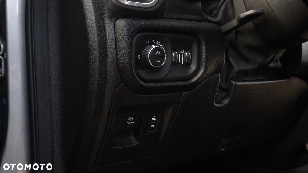 RAM 1500 Crew Cab Laramie - 27