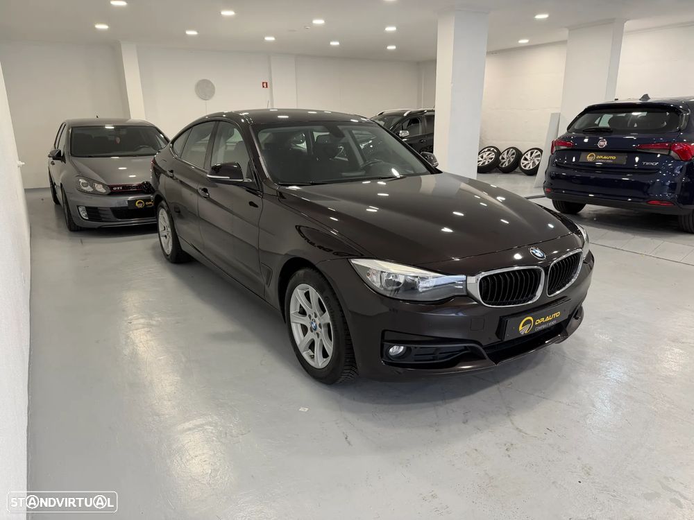 BMW 318 2015 photo 3