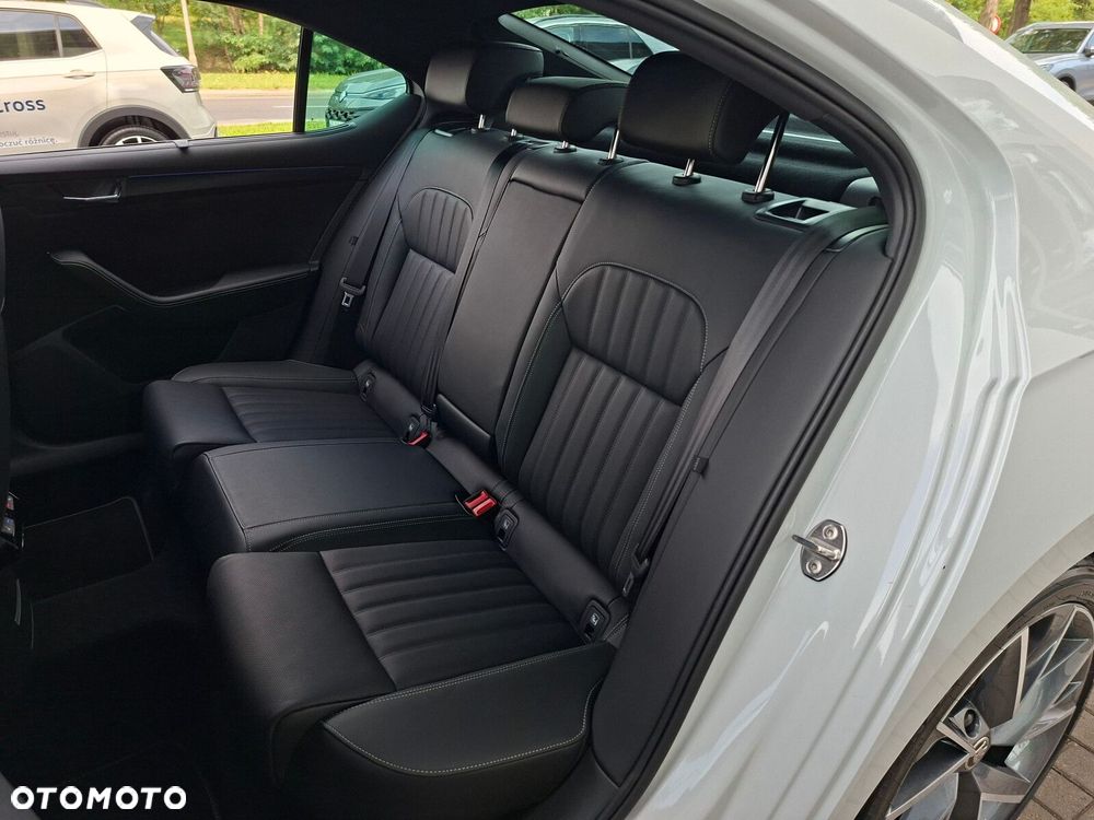 Skoda Superb 2.0 TDI SCR Sportline DSG - 15