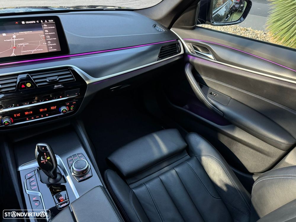 BMW 530 e Pack M - 25