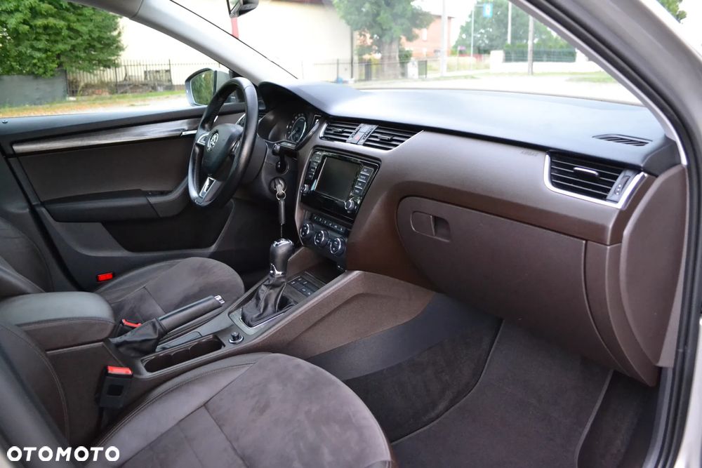 Skoda Octavia Combi 2.0 TDI 4x4 DSG Scout - 26