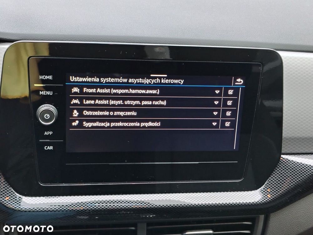 Volkswagen T-Cross - 14