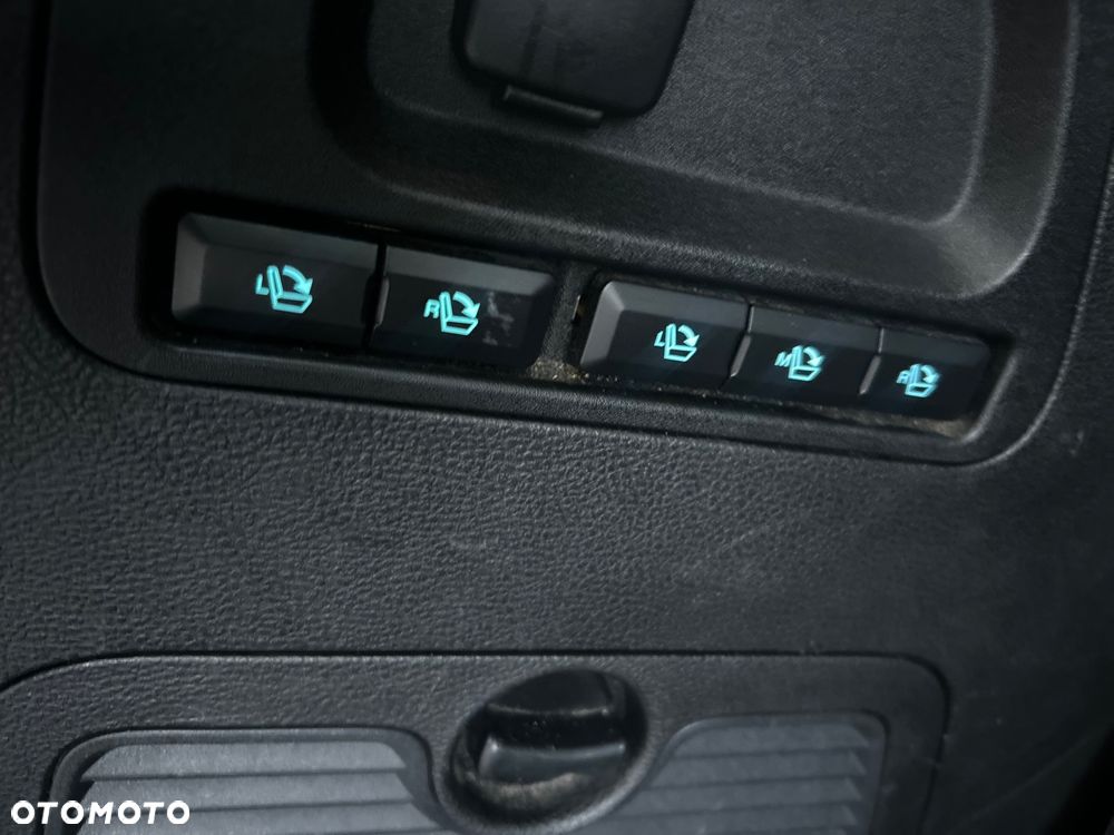 Ford S-Max 2.0 EcoBoost Titanium - 25