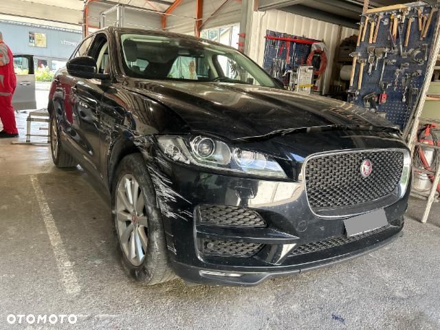 Jaguar F-Pace 20d AWD Pure - 3