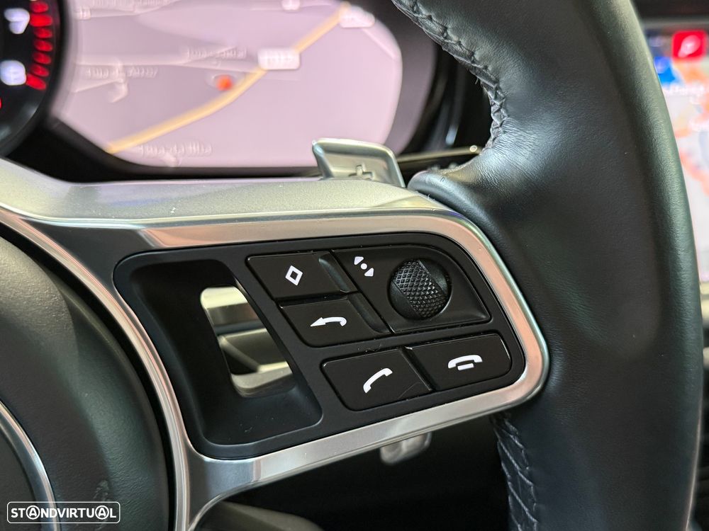 Porsche Panamera 4 E-Hybrid - 38