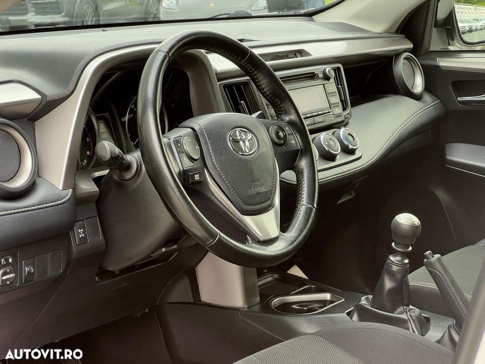 Toyota RAV4 - 12