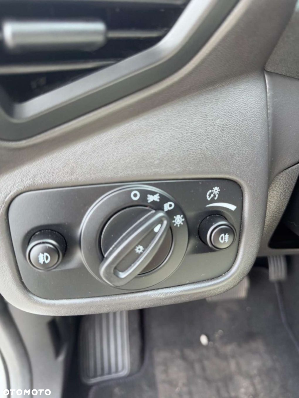 Ford Kuga - 24