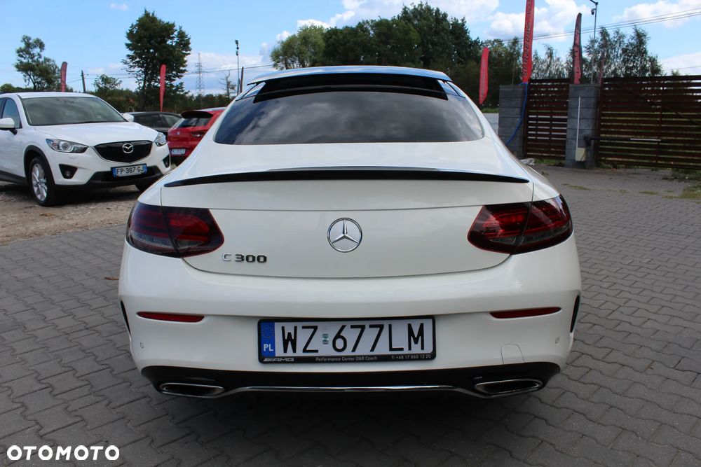 Mercedes-Benz Klasa C 300 7G-TRONIC AMG Line - 5