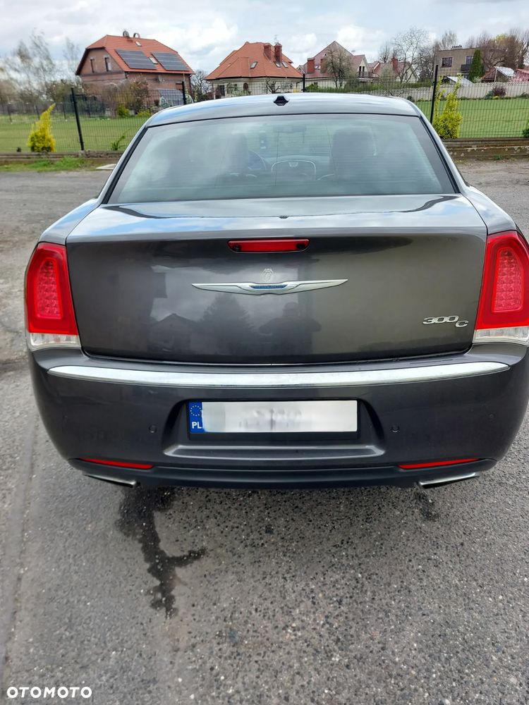 Chrysler 300C - 11