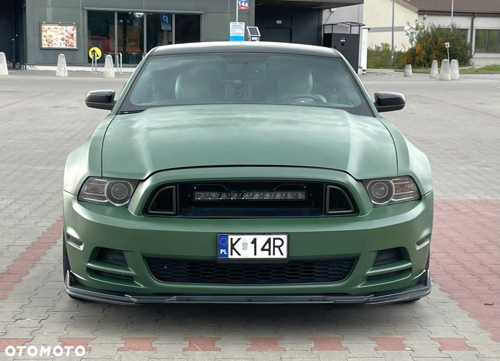 Ford Mustang - 1