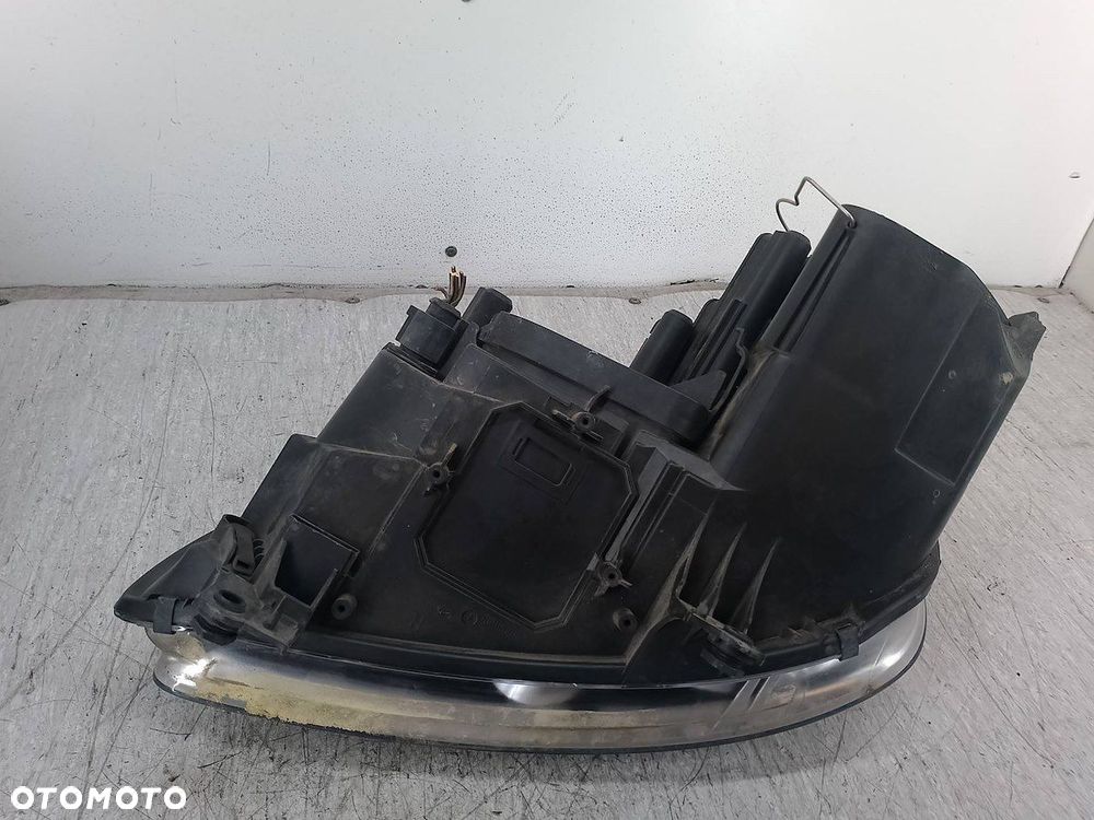 LAMPA PRZÓD PRAWA VW TOURAN I 1T0941006M  0301205204 - 9