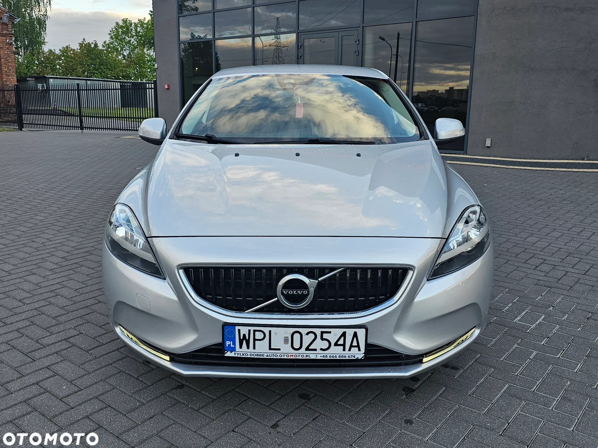 Volvo V40 T2 Summum - 6