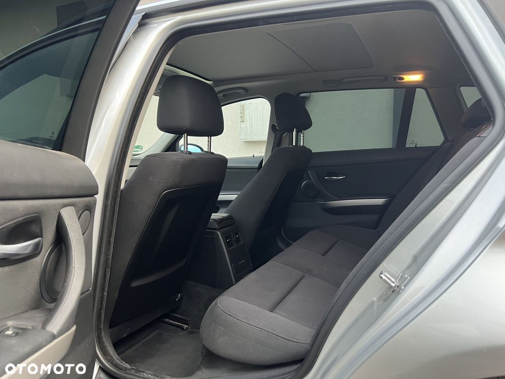BMW Seria 3 318i - 13