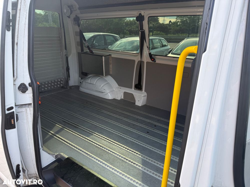 Volkswagen Multivan - 24