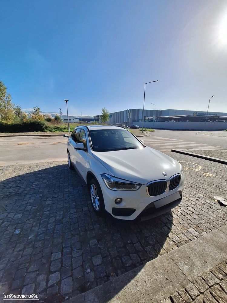 BMW X1 18 d sDrive Auto Line Sport - 3