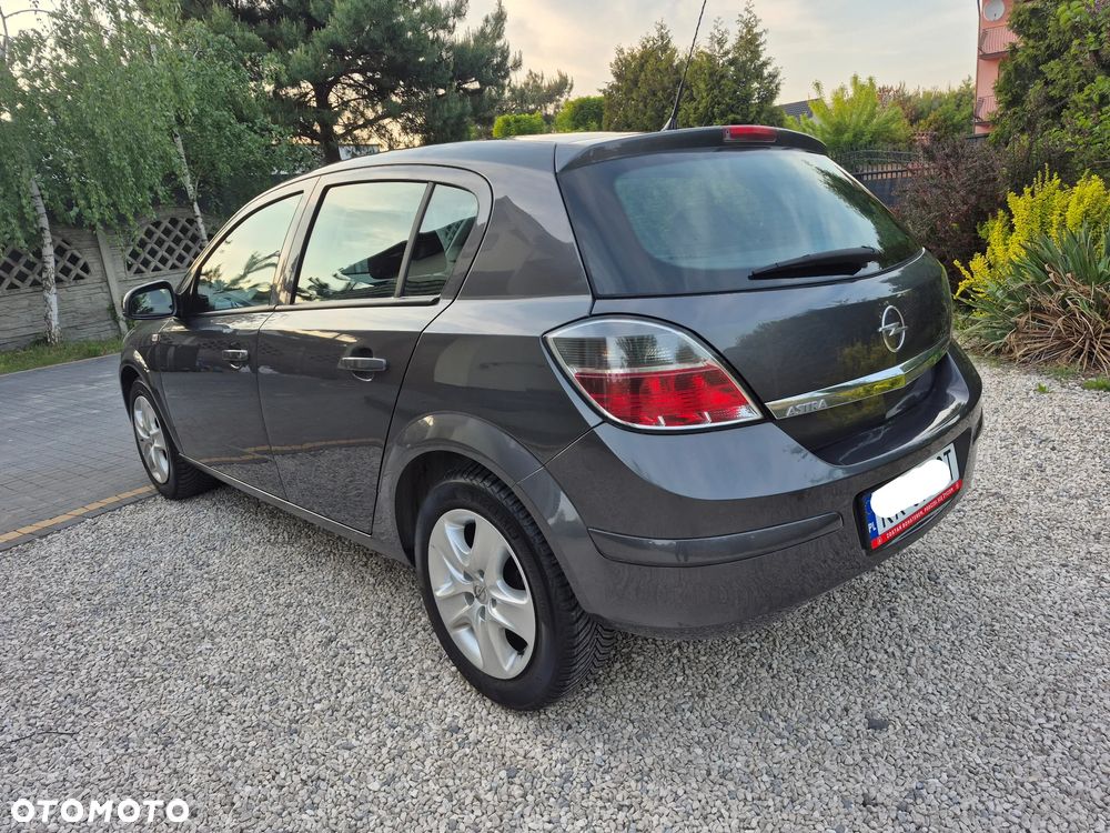 Opel Astra 1.6 - 9