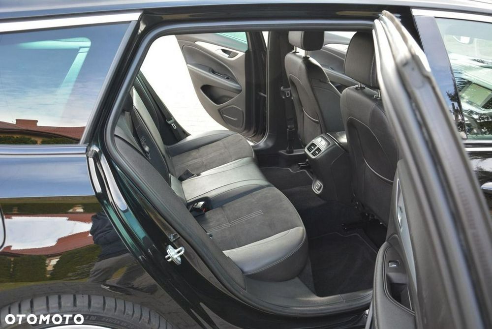 Opel Insignia 2.0 T 4x4 GSi S&S - 12