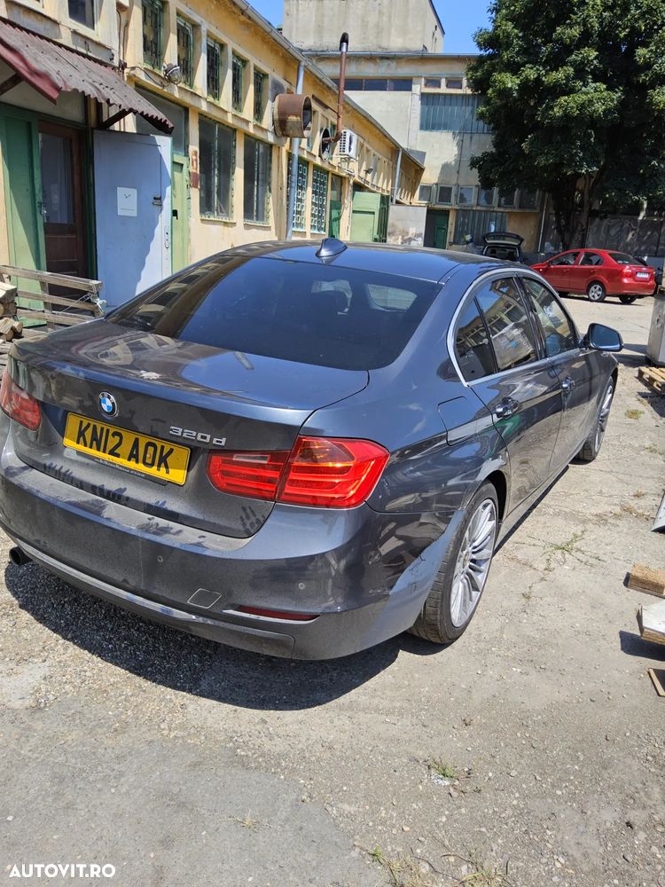 BMW Seria 3 320d - 4