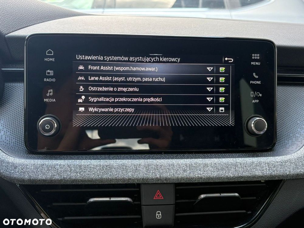 Skoda Kamiq 1.0 TSI Selection DSG - 25