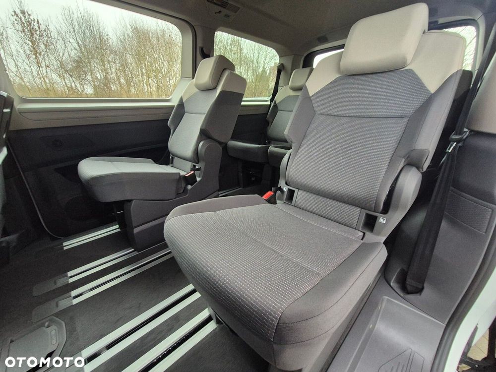 Volkswagen multivan Multivan Family L2 silnik: 2,0 l TDI SCR 150 KM / skrzynia biegów: 7-biegowa DSG rozstaw osi: 3124 mm - 20