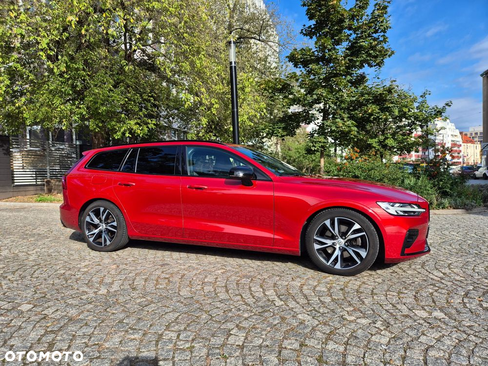 Volvo V60 B3 B R-Design - 11