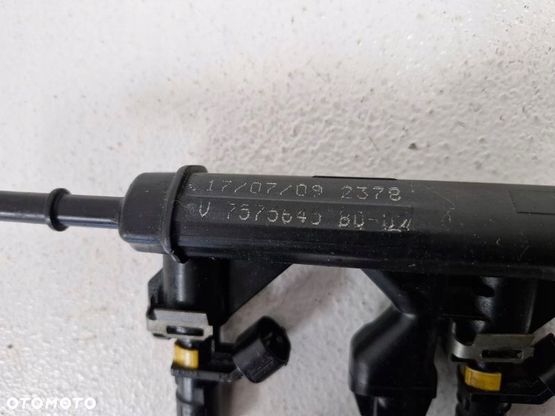 citroen c3 picasso 1.4 vti b listwa wtryskowa wtryskiwacze v7575645 7575645 - 5