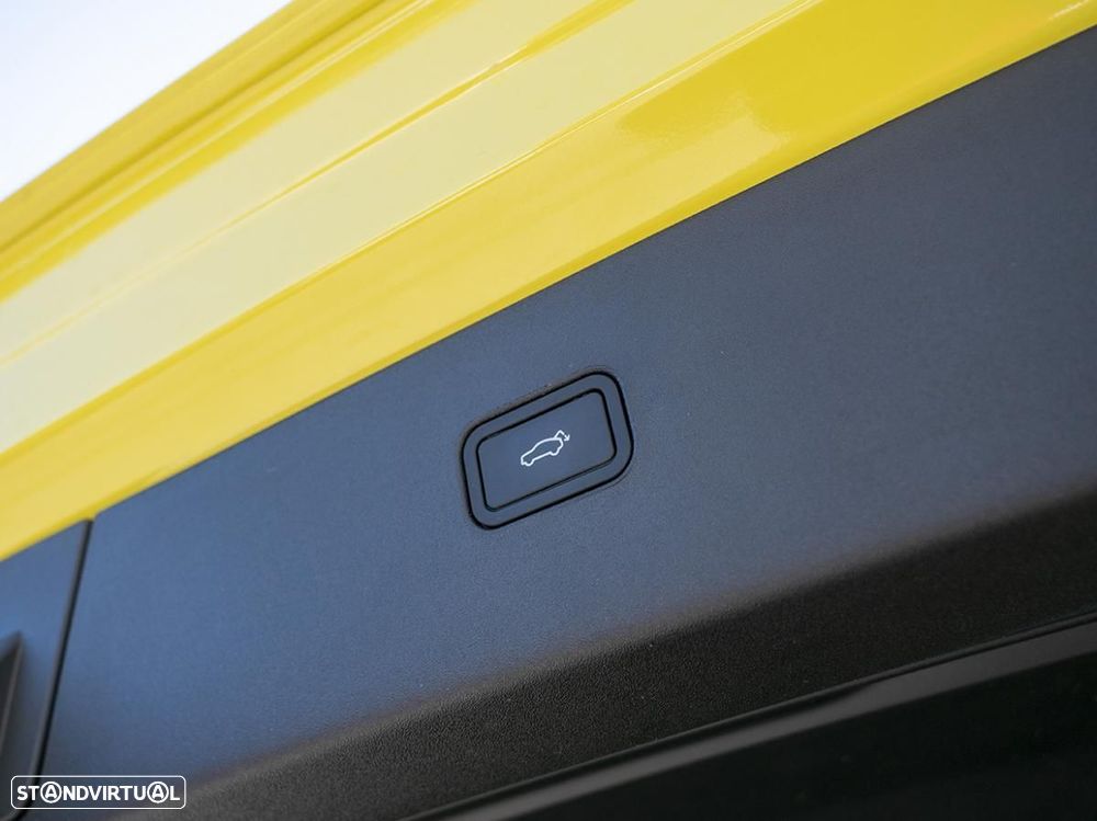 Volvo EX30 Single Motor Extended Range RWD Plus - 19