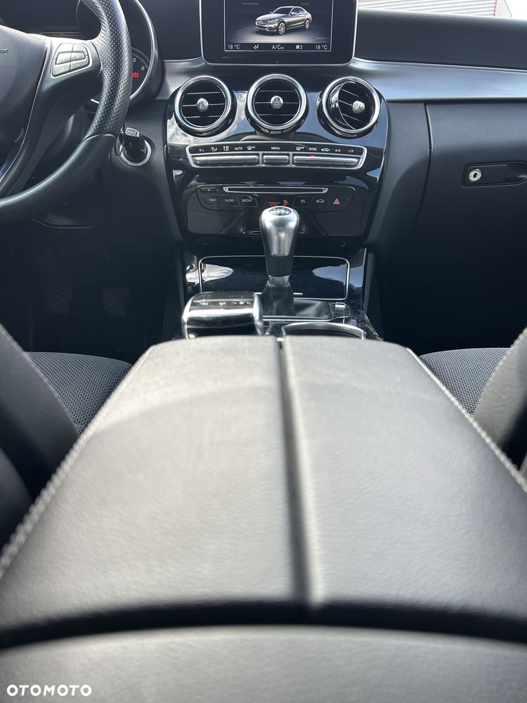 Mercedes-Benz Klasa C 200 AMG Line - 27