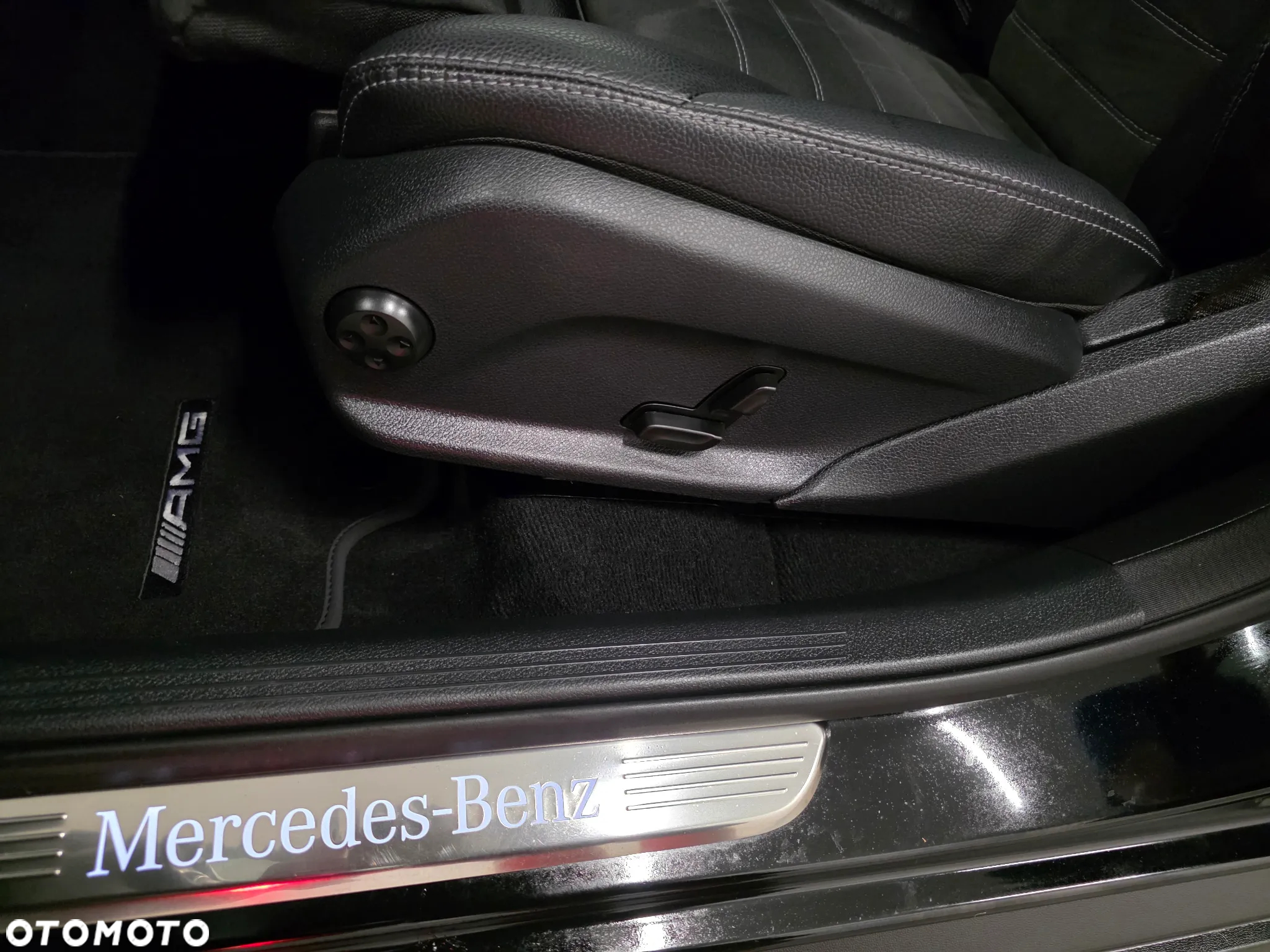 Mercedes-Benz GLC 300 d 4Matic 9G-TRONIC AMG Line Plus - 22
