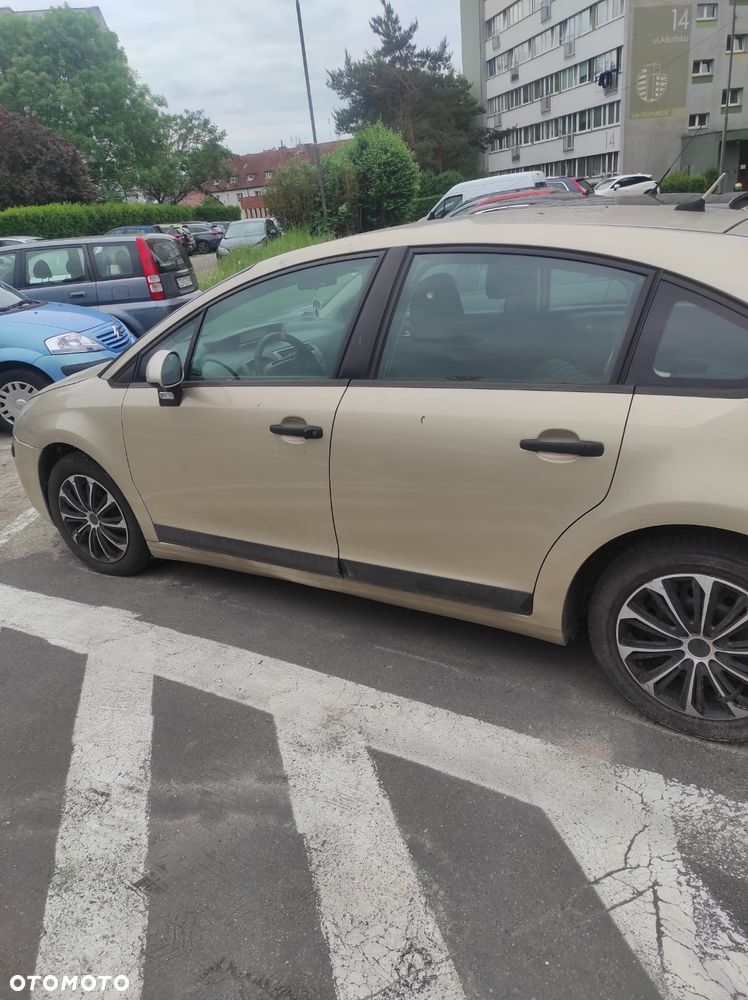 Citroën C4 1.4 16V SX - 8
