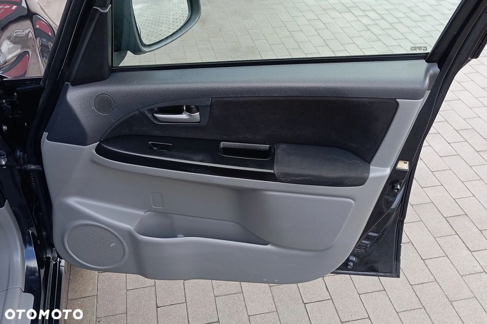 Suzuki SX4 1.6 Comfort 4WD - 34