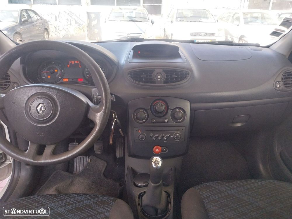 Renault Clio 1.5 dCi Confort - 8