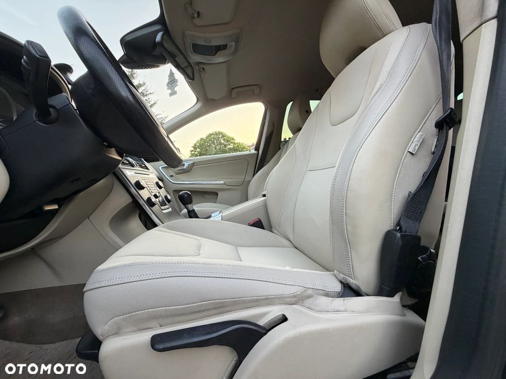Volvo XC 60 D4 Momentum - 17