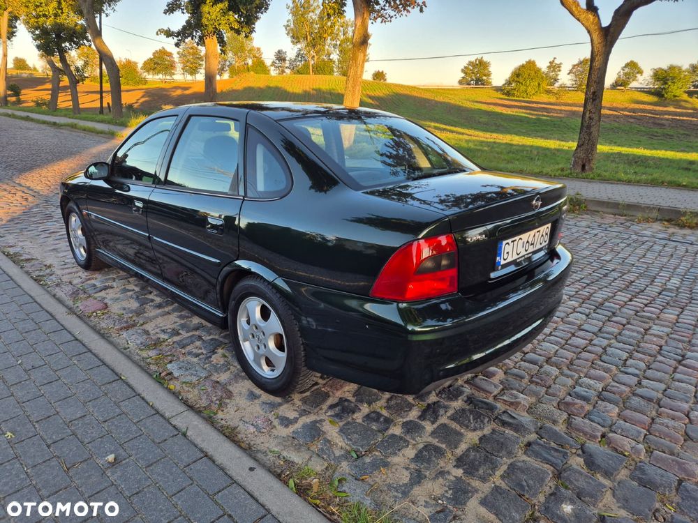 Opel Vectra 1.6 GL - 9