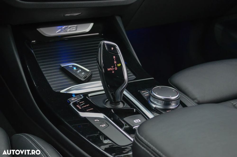 BMW X3 xDrive20d AT Luxury Line - 39