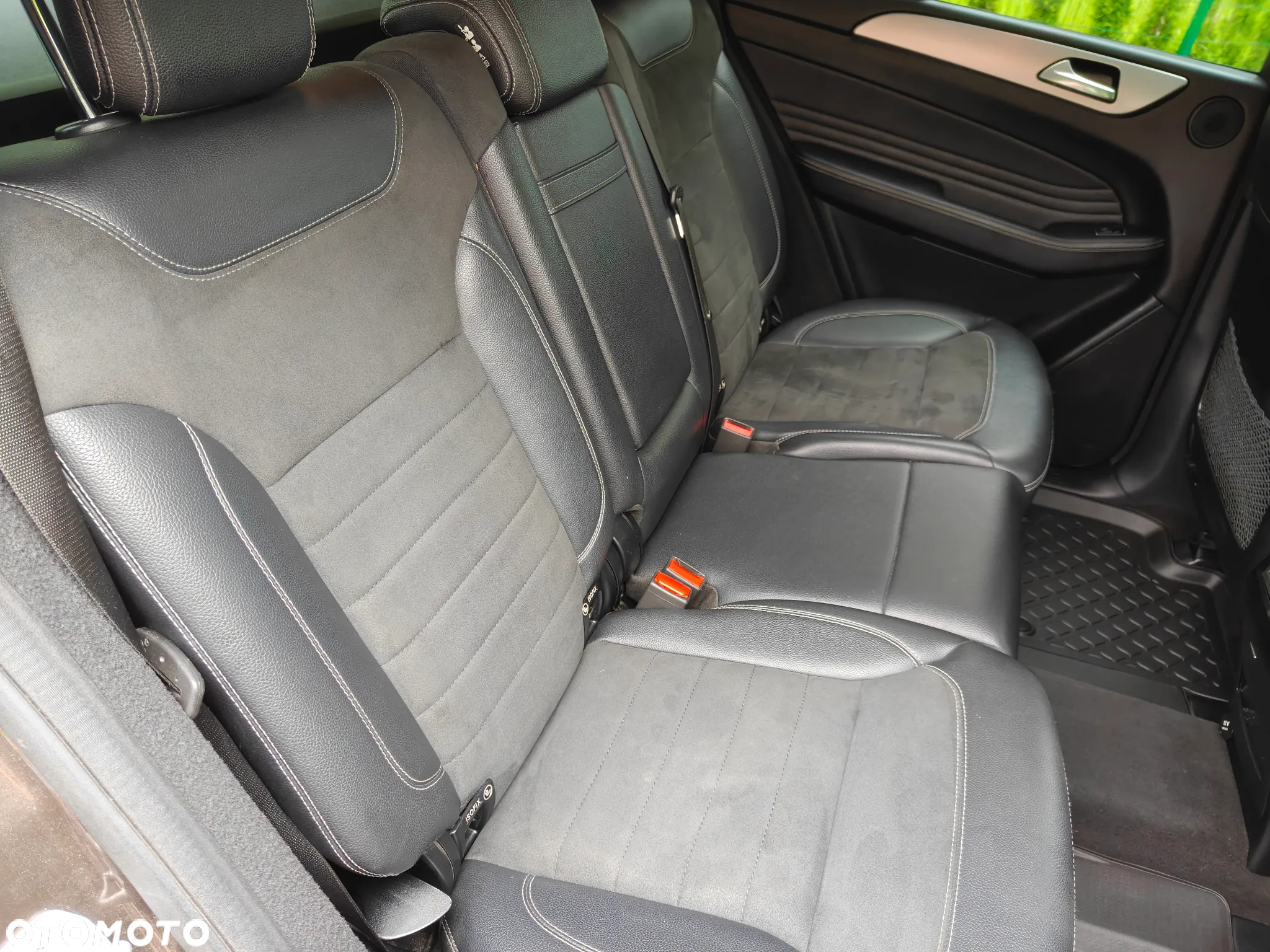 Mercedes-Benz ML 350 BlueTec 4-Matic - 23