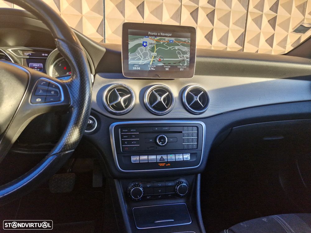Mercedes-Benz CLA 220 CDI 7G-DCT Urban - 13