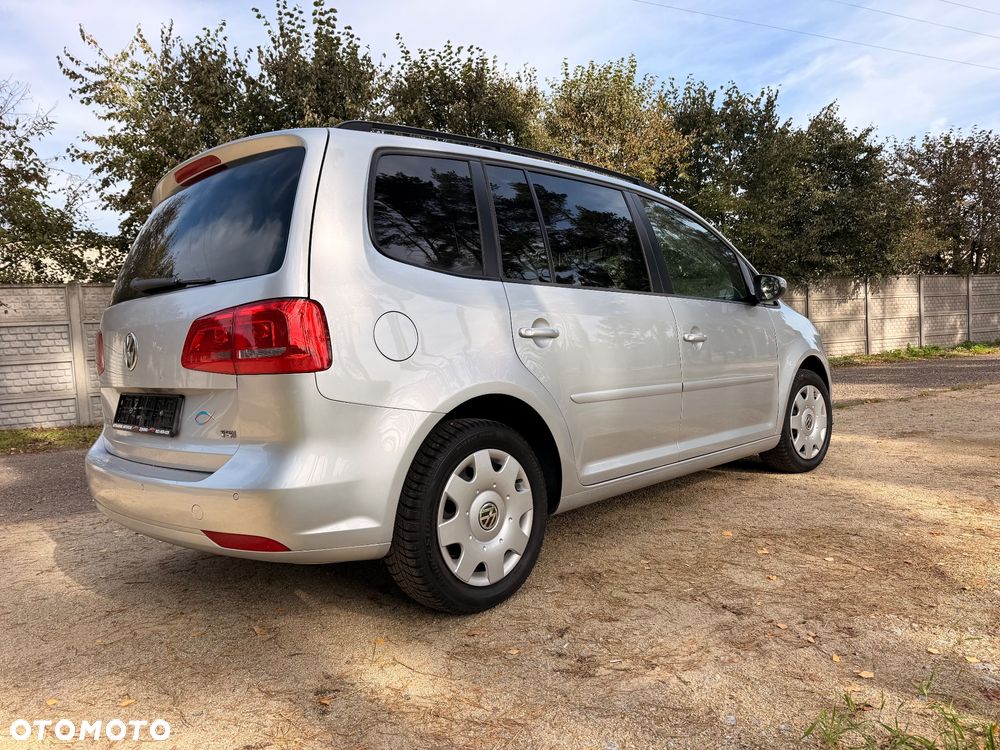 Volkswagen Touran - 8