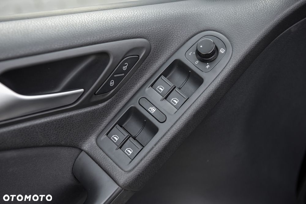 Volkswagen Golf - 16