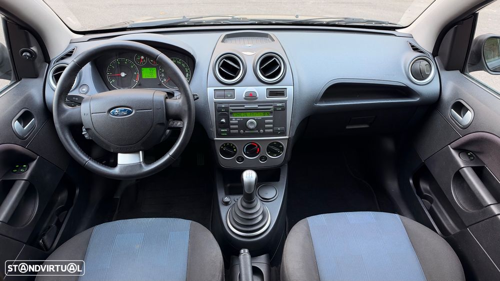 Ford Fiesta 1.25 Ghia - 25
