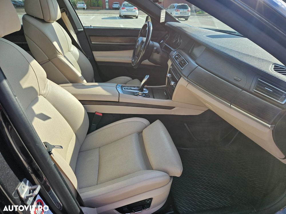 BMW Seria 7 740d xDrive Aut. - 30