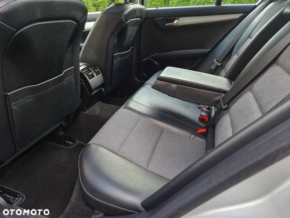 Mercedes-Benz Klasa C 200 Kompressor Avantgarde - 27