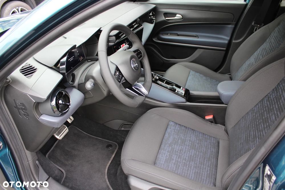 Alfa Romeo Junior 1.2 mHEV Sprint eDCT - 8