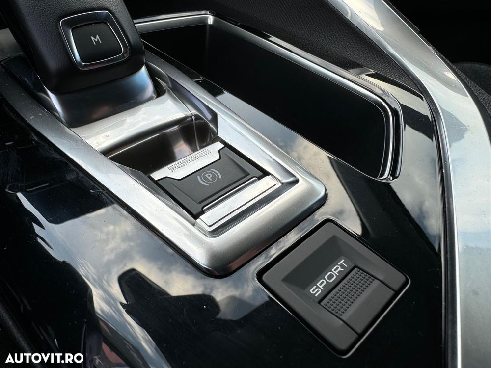 Peugeot 3008 PureTech 130 Stop & Start GPF EAT8 Allure - 24