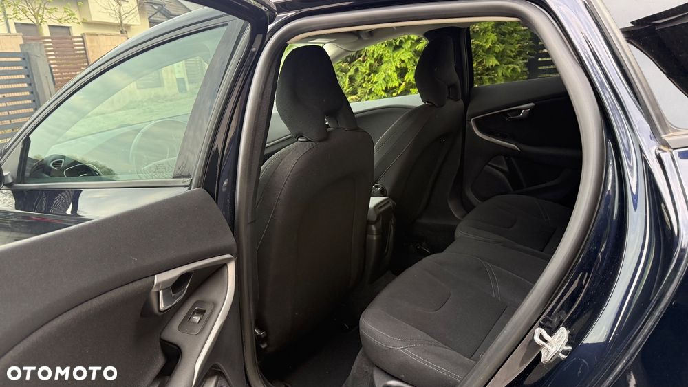 Volvo V40 D2 Summum - 26